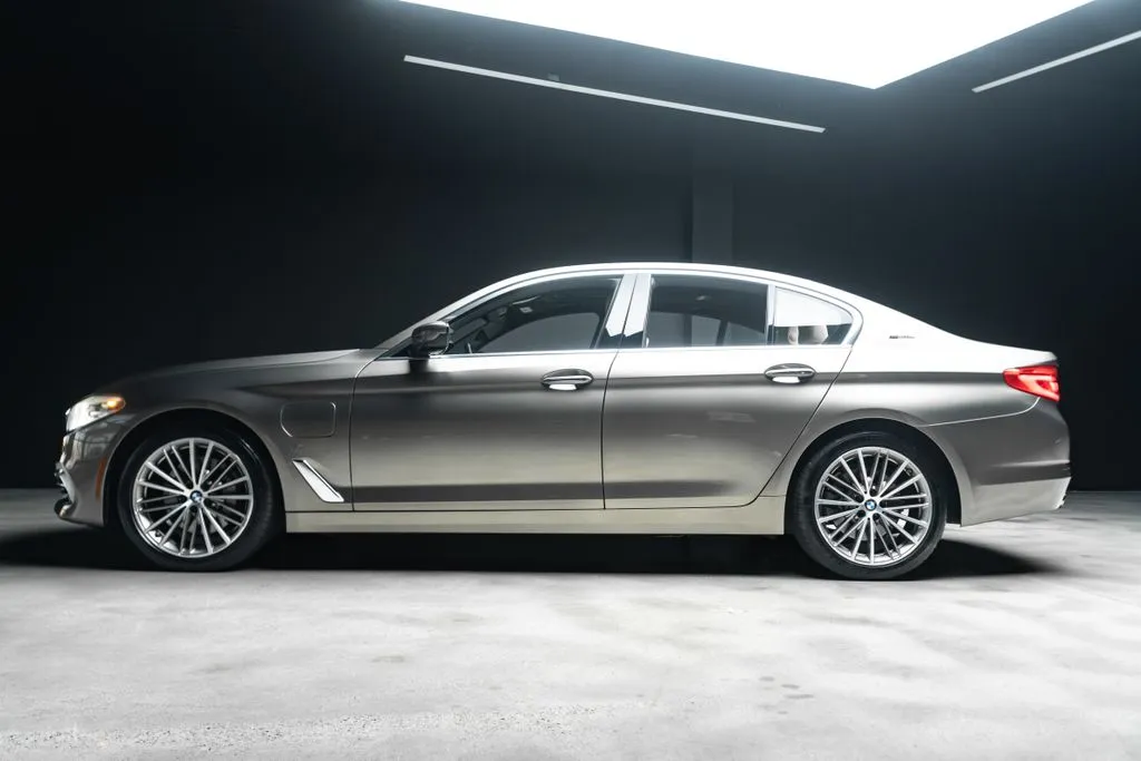 BMW 5 Series photo 22