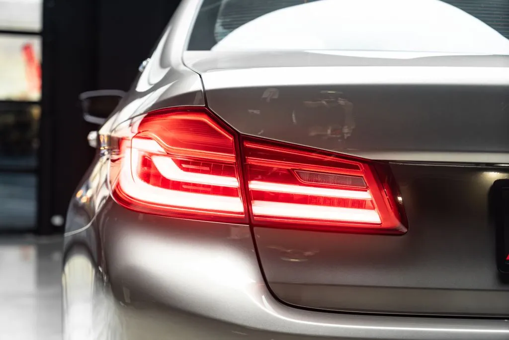 BMW 5 Series photo 19