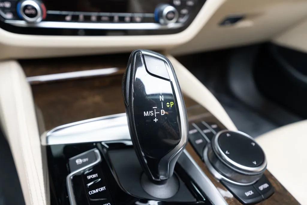 BMW 5 Series photo 44
