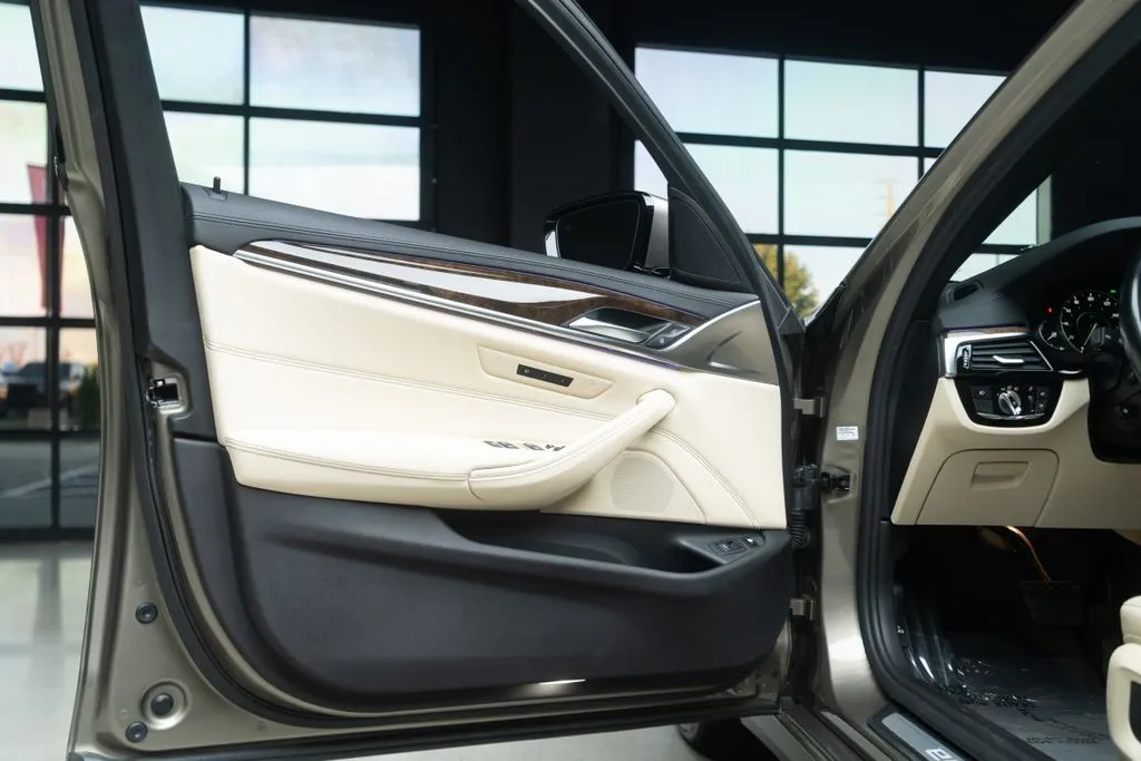 BMW 5 Series photo 26