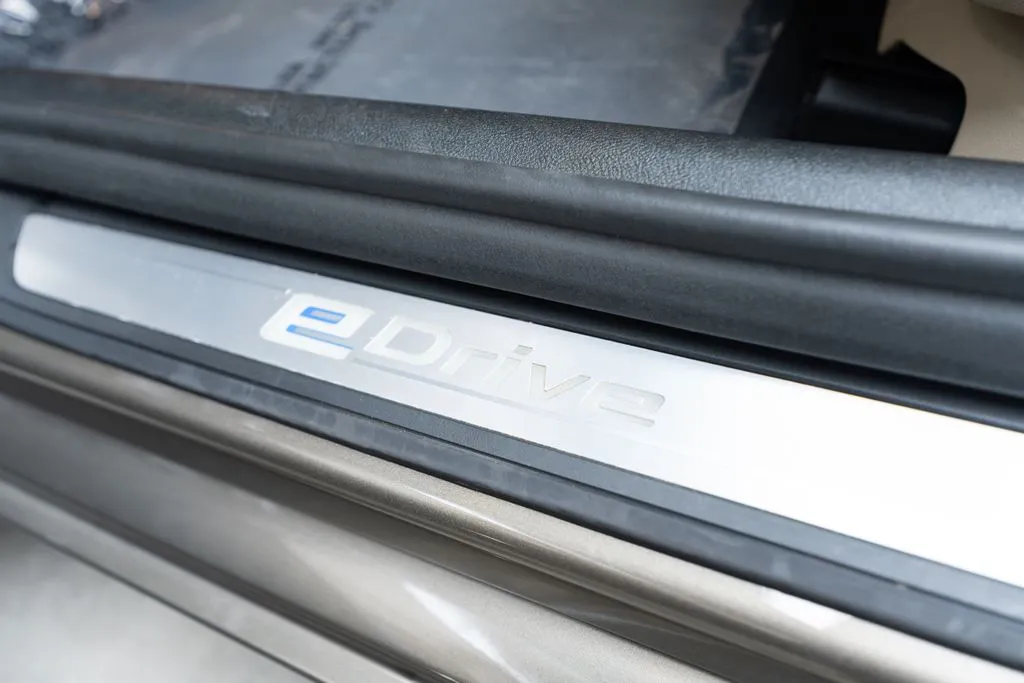 BMW 5 Series photo 29