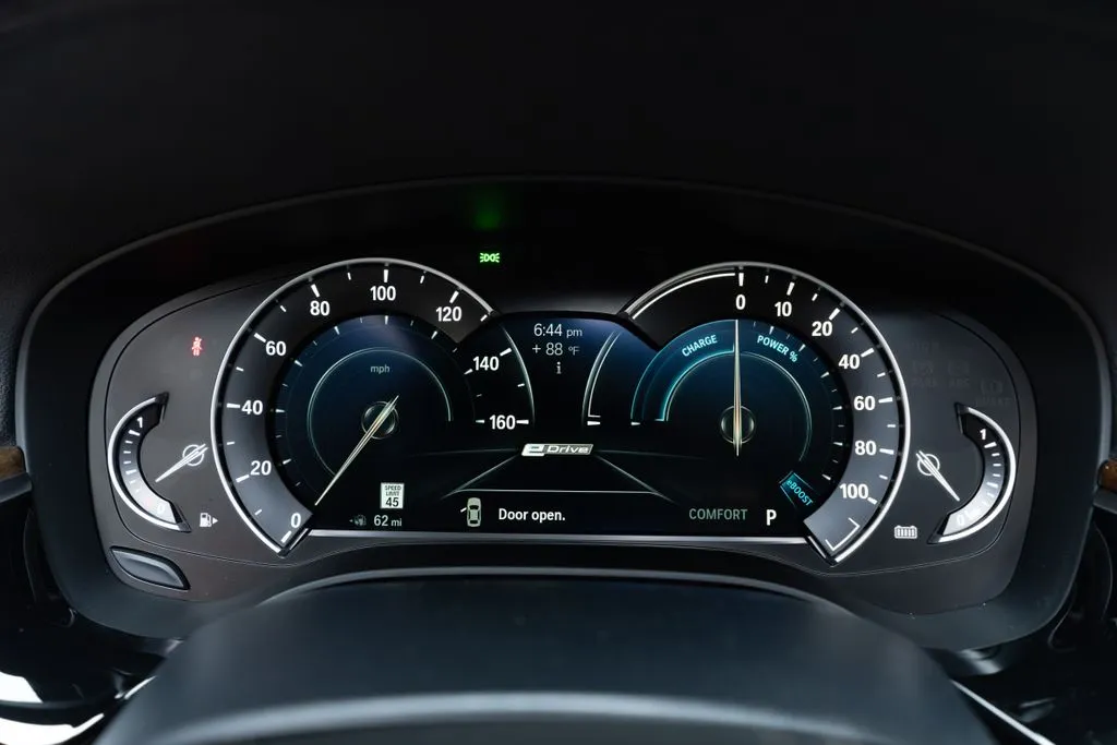 BMW 5 Series photo 37