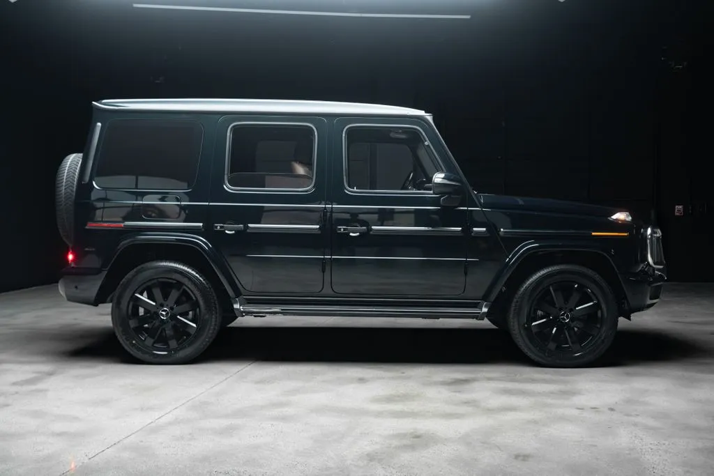 Mercedes-Benz G-Class photo 11