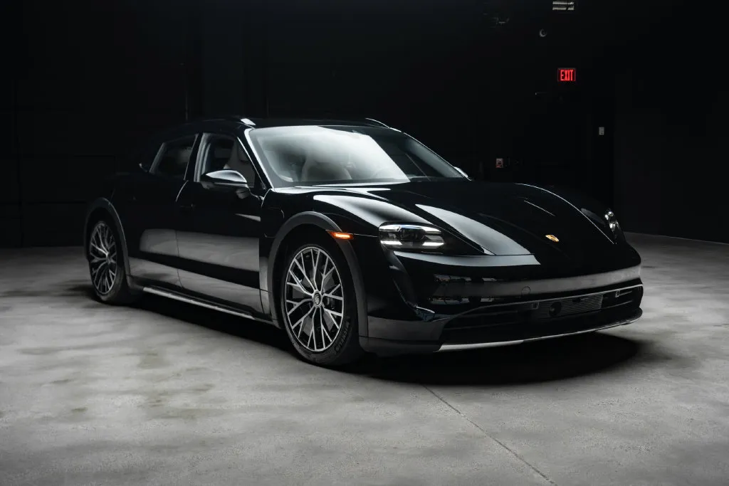 Porsche Taycan photo 8