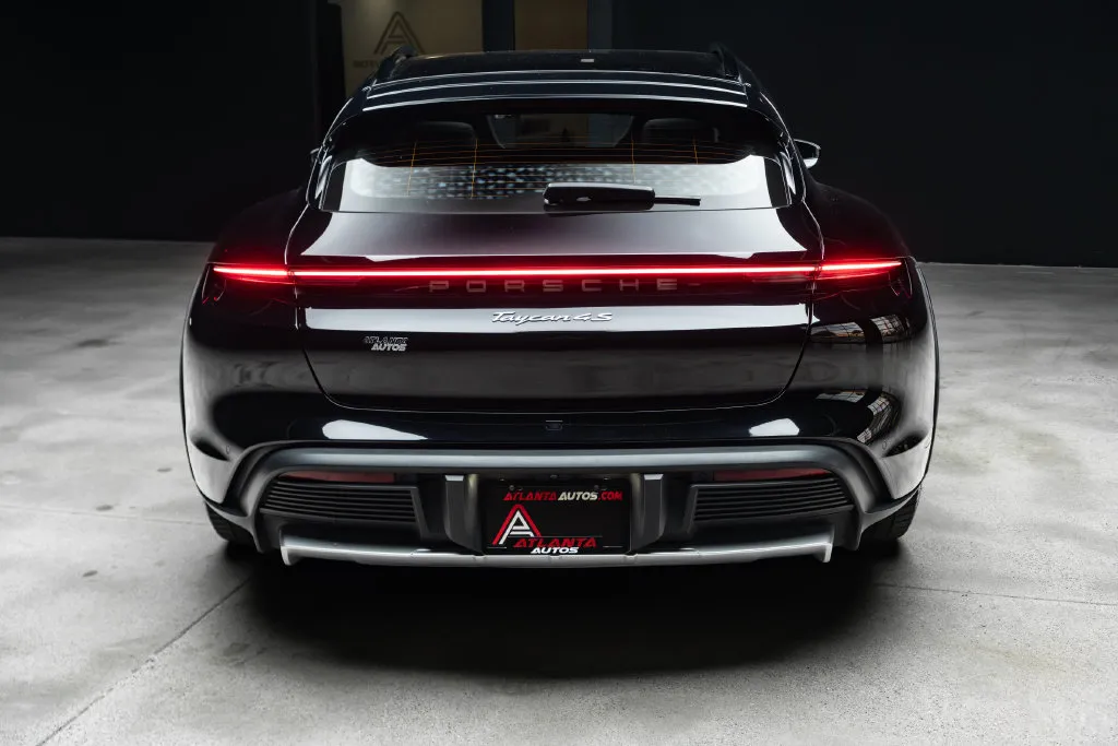 Porsche Taycan photo 14