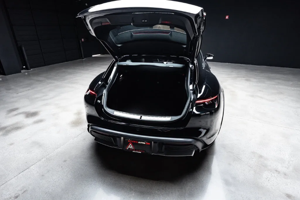 Porsche Taycan photo 40