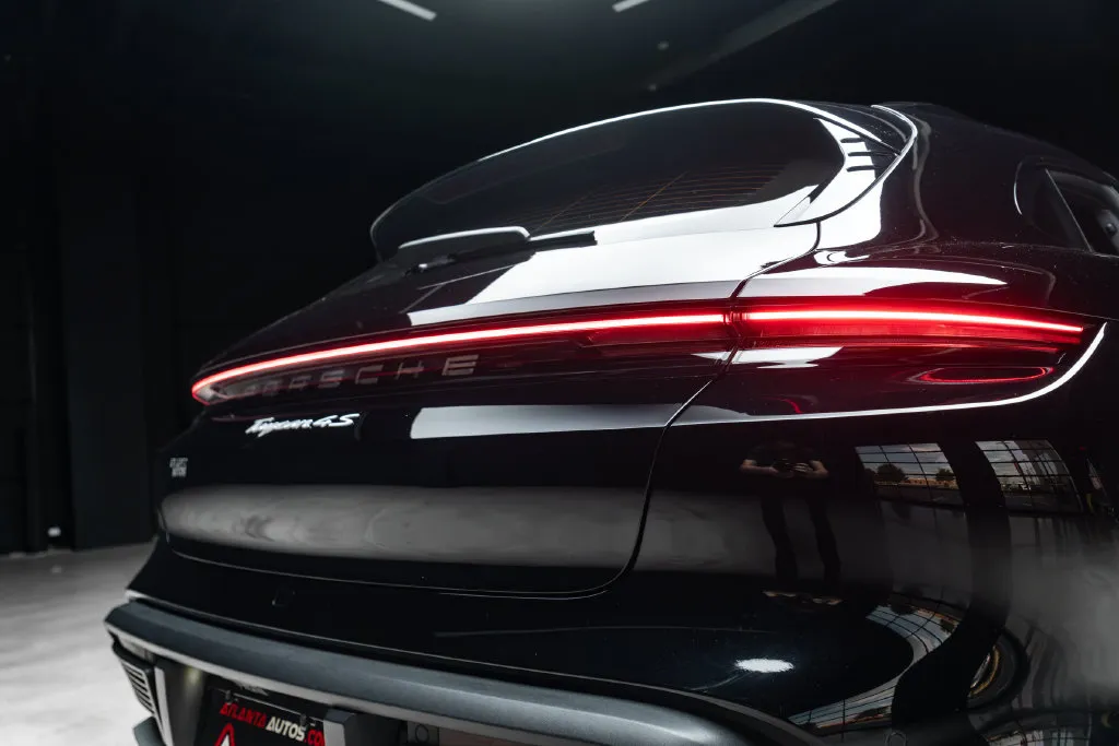 Porsche Taycan photo 13