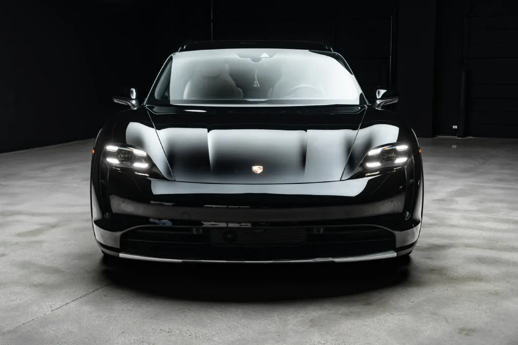 Porsche Taycan photo 4