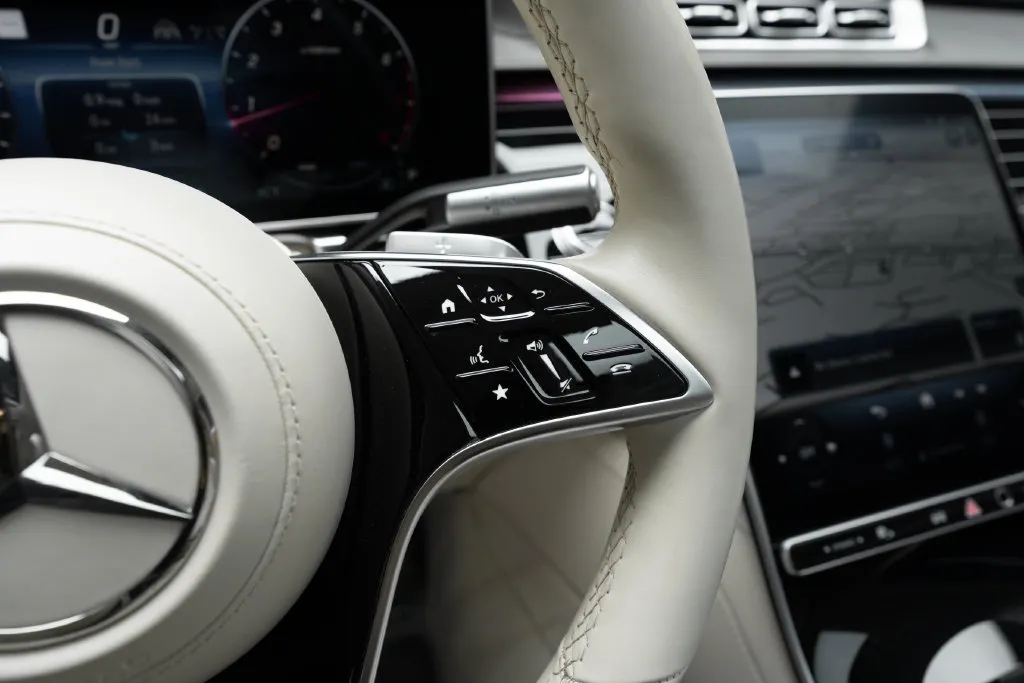 Mercedes-Benz S-Class photo 26