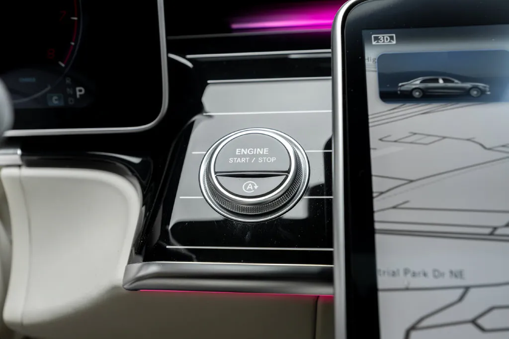 Mercedes-Benz S-Class photo 30