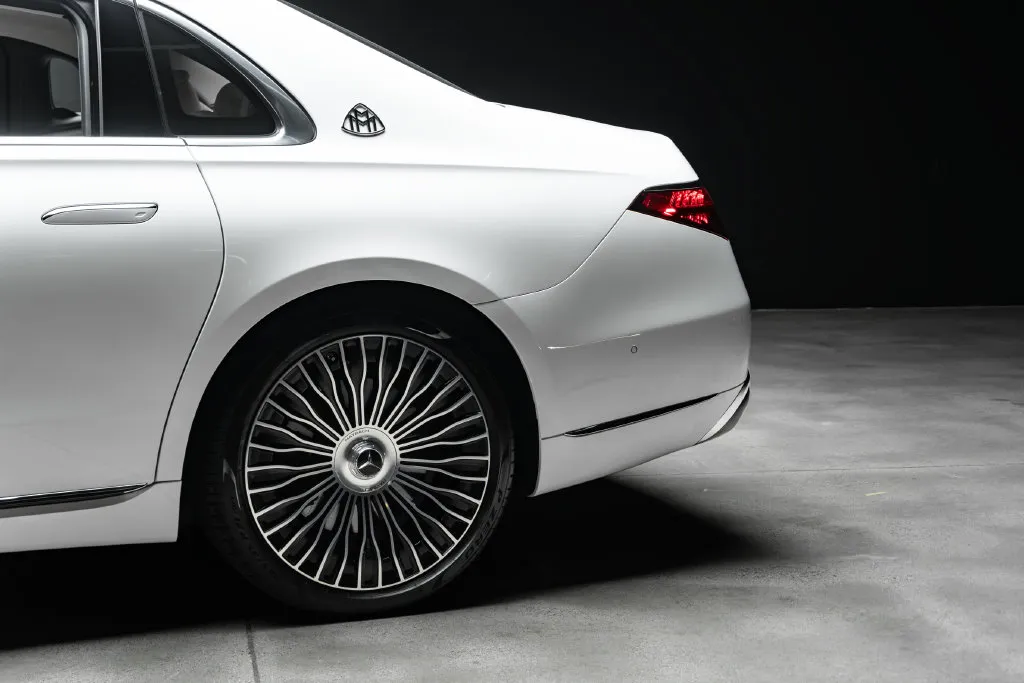 Mercedes-Benz S-Class photo 16