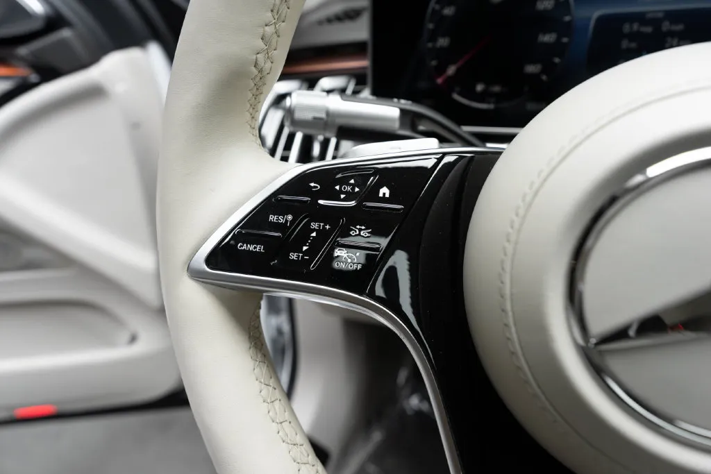 Mercedes-Benz S-Class photo 27