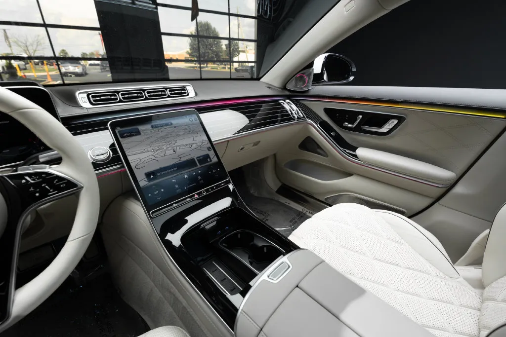 Mercedes-Benz S-Class photo 31