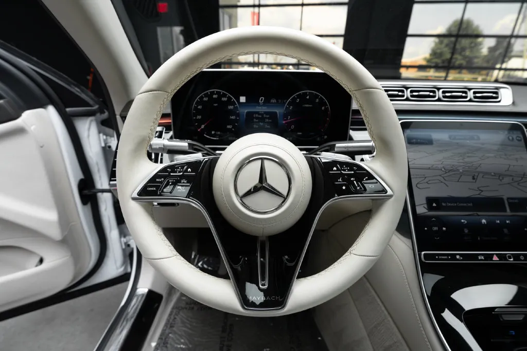 Mercedes-Benz S-Class photo 25