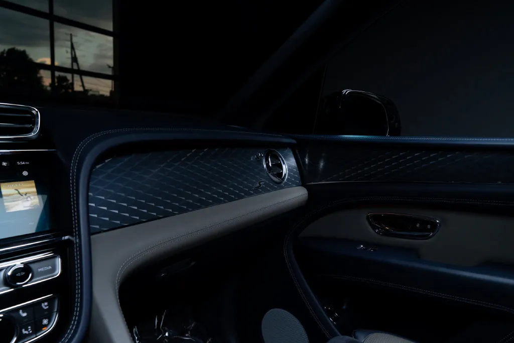 Bentley Bentayga photo 39