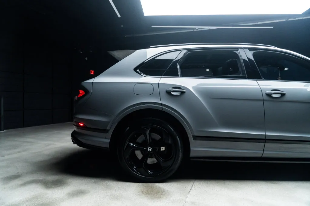 Bentley Bentayga photo 12