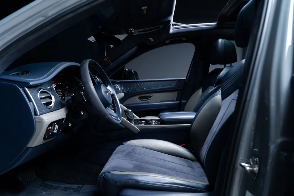 Bentley Bentayga photo 23