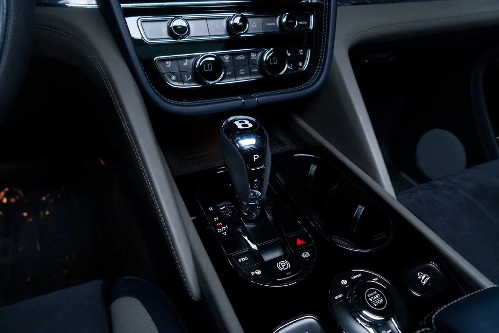 Bentley Bentayga photo 37