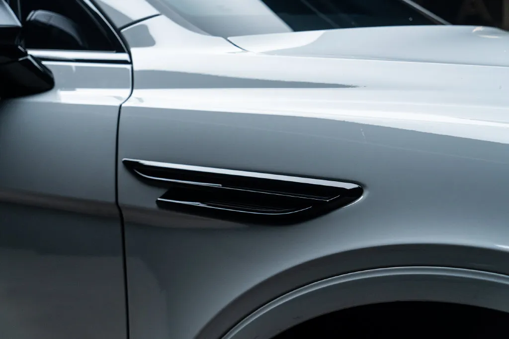 Bentley Bentayga photo 10