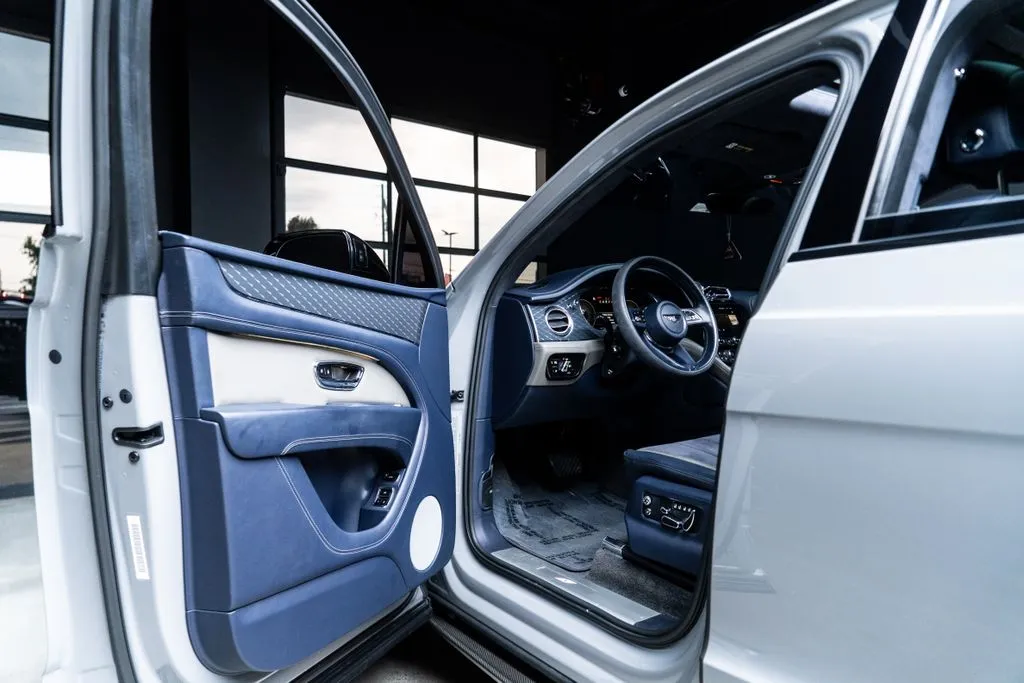 Bentley Bentayga photo 20