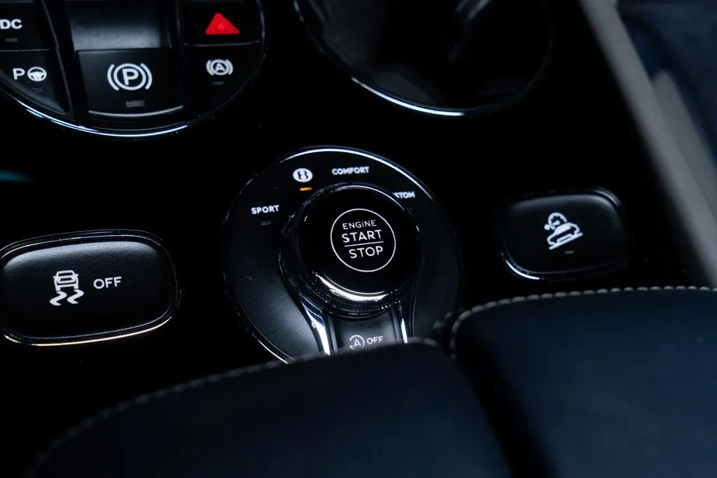 Bentley Bentayga photo 38