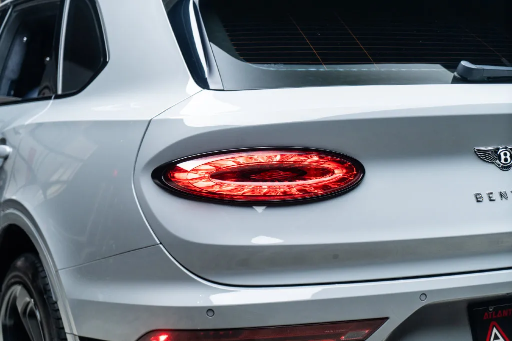 Bentley Bentayga photo 17