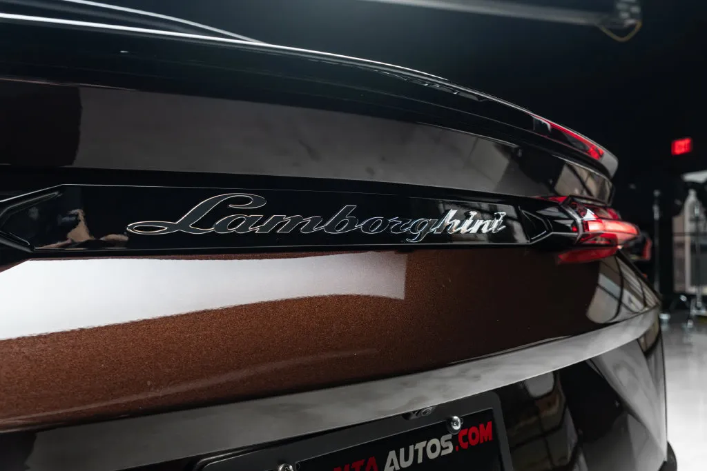 Lamborghini URUS photo 13