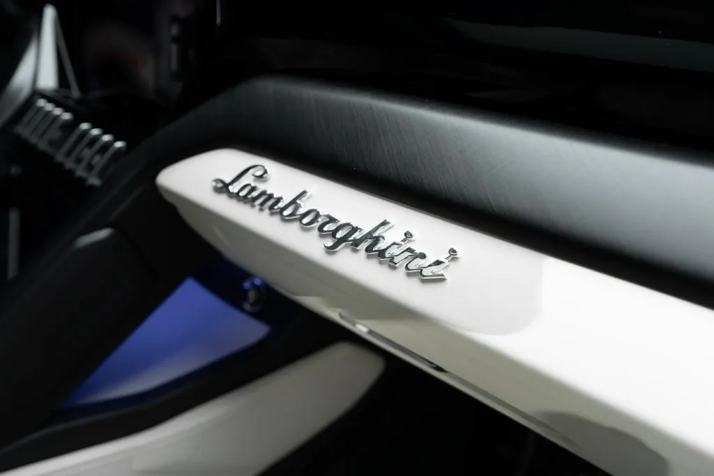 Lamborghini URUS photo 36
