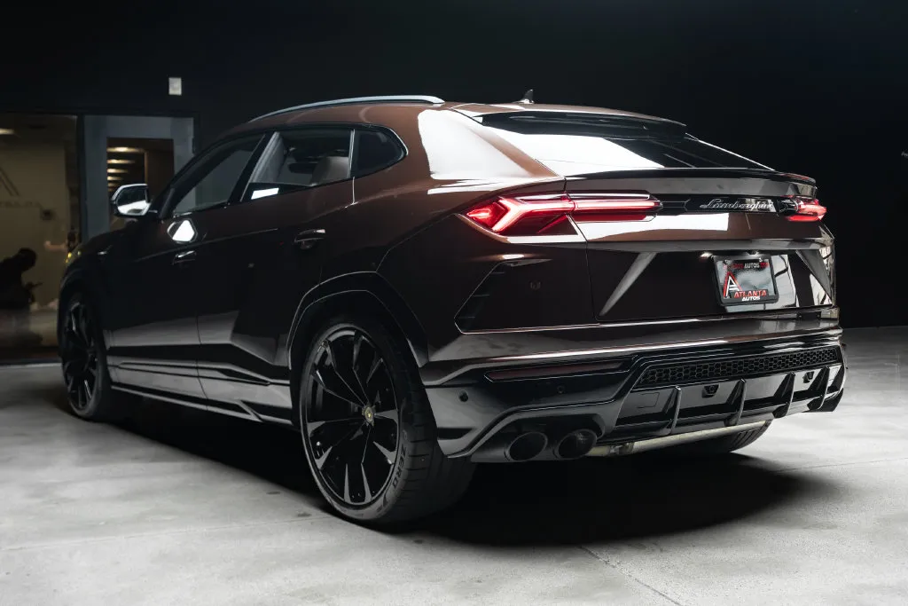 Lamborghini URUS photo 15
