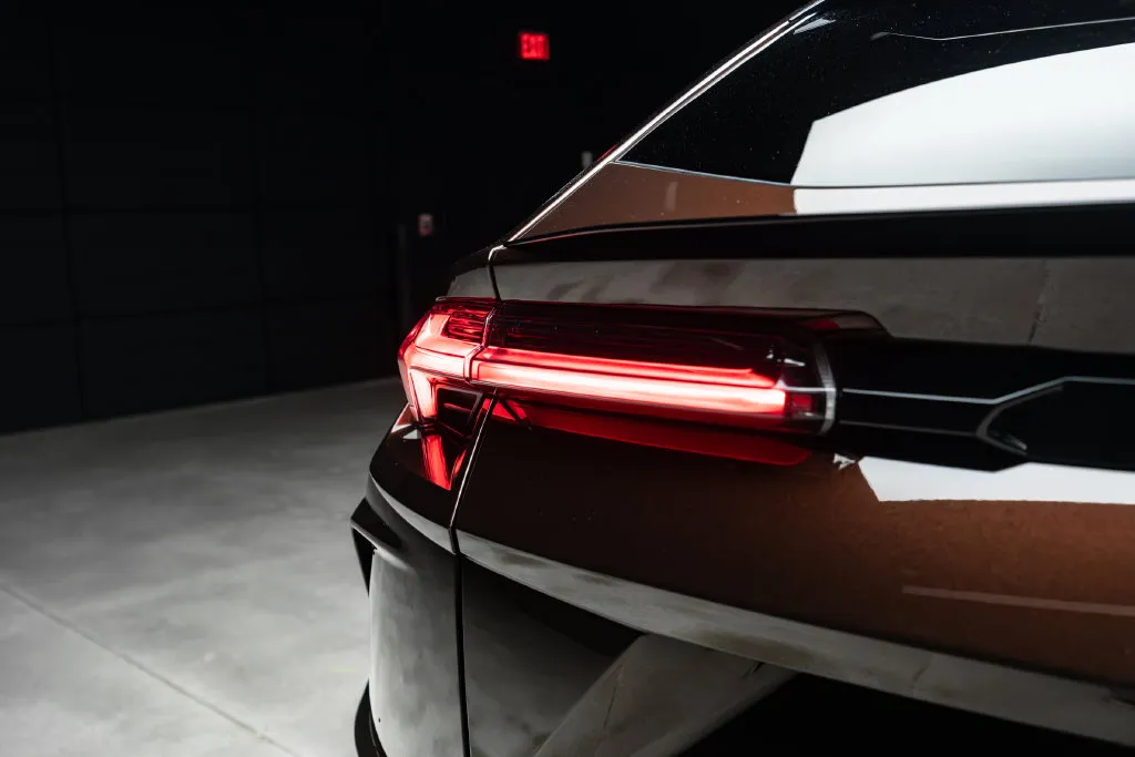 Lamborghini URUS photo 14