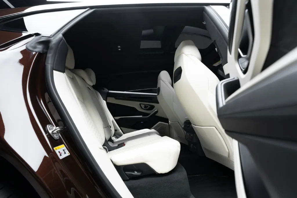 Lamborghini URUS photo 39