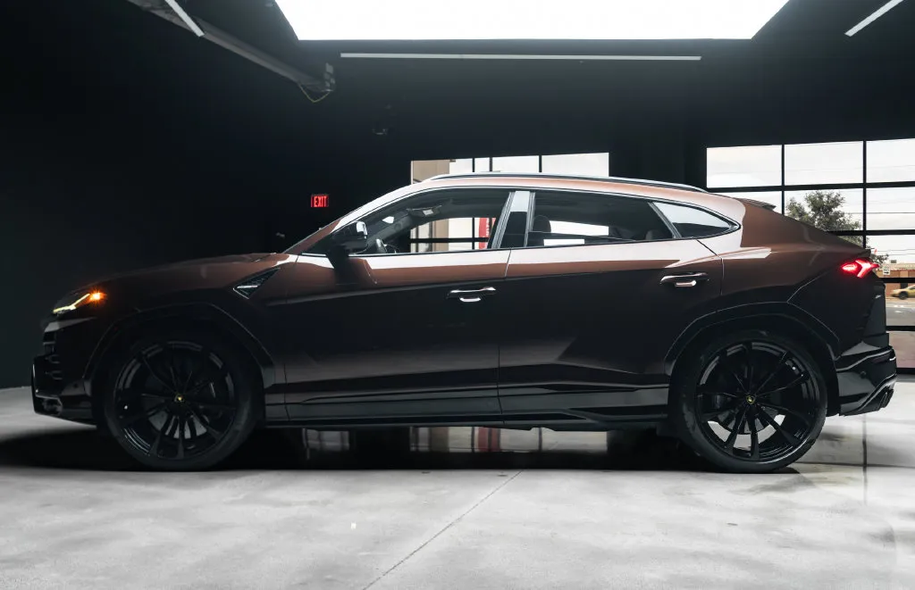 Lamborghini URUS photo 17