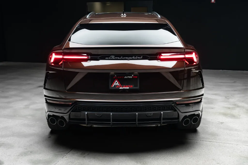 Lamborghini URUS photo 12