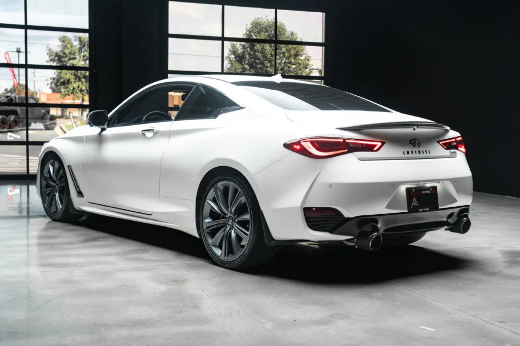 Infiniti Q60 photo 17