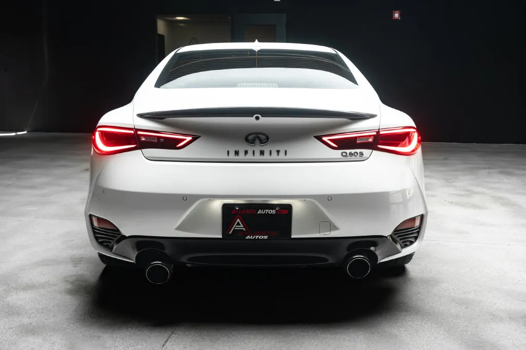 Infiniti Q60 photo 14