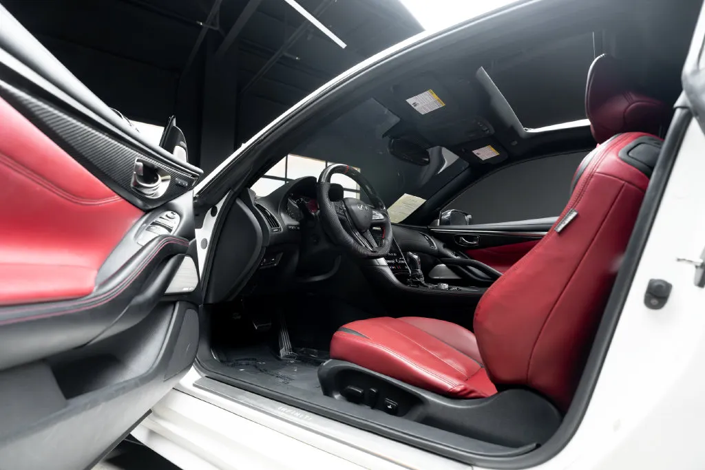 Infiniti Q60 photo 21