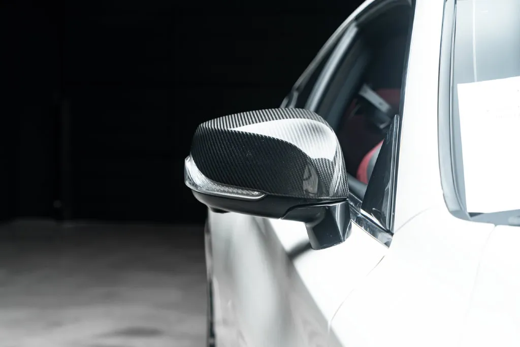Infiniti Q60 photo 8