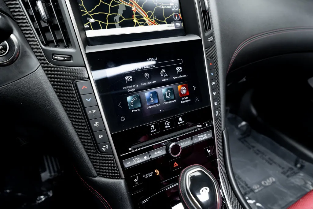 Infiniti Q60 photo 31