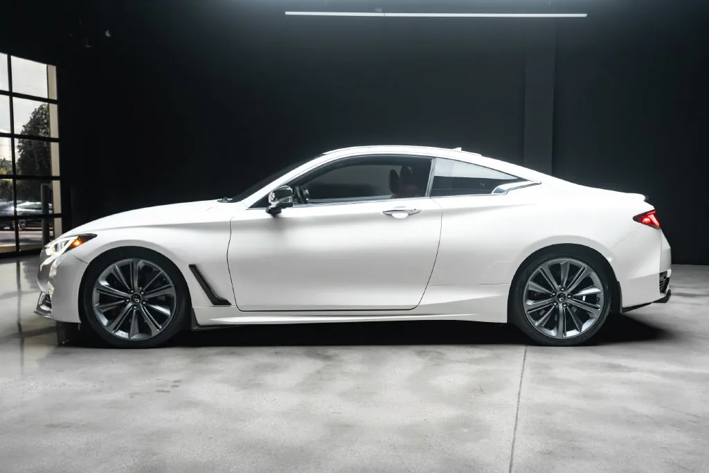 Infiniti Q60 photo 19