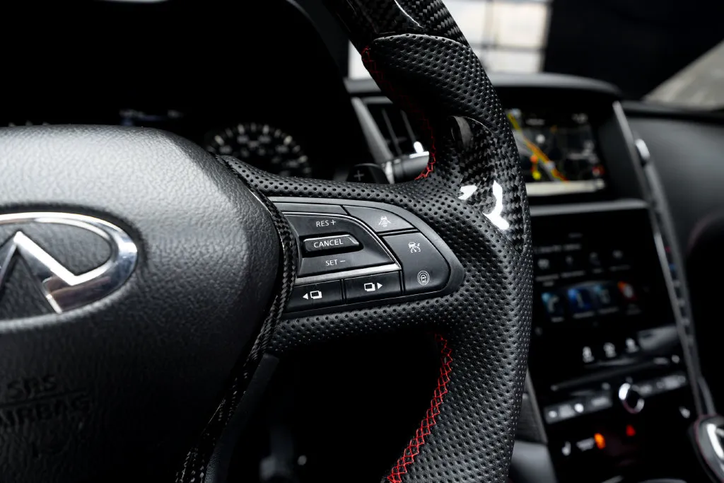 Infiniti Q60 photo 25