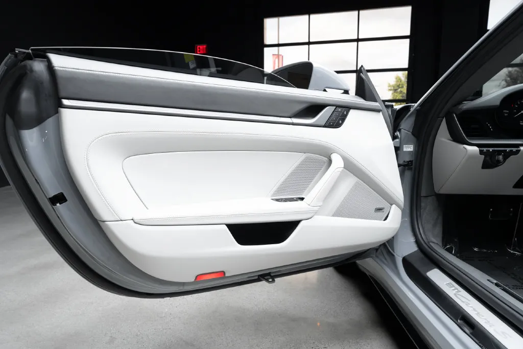 Porsche 911 photo 24