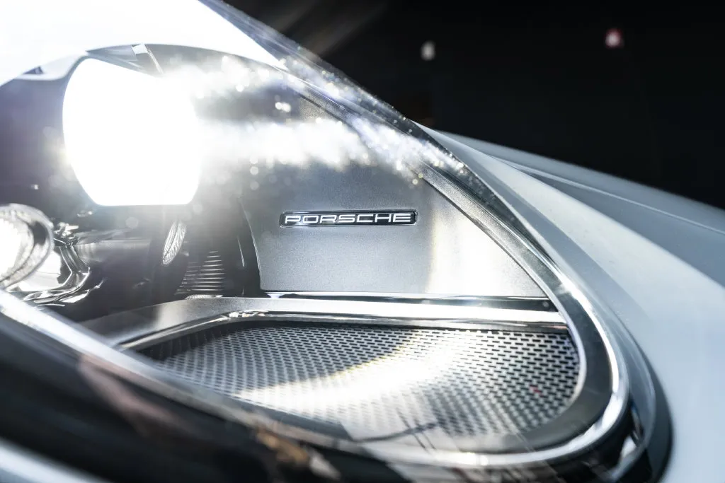Porsche 911 photo 8