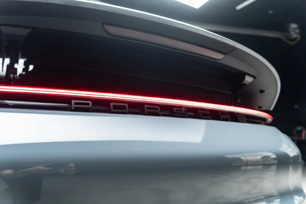 Porsche 911 photo 18
