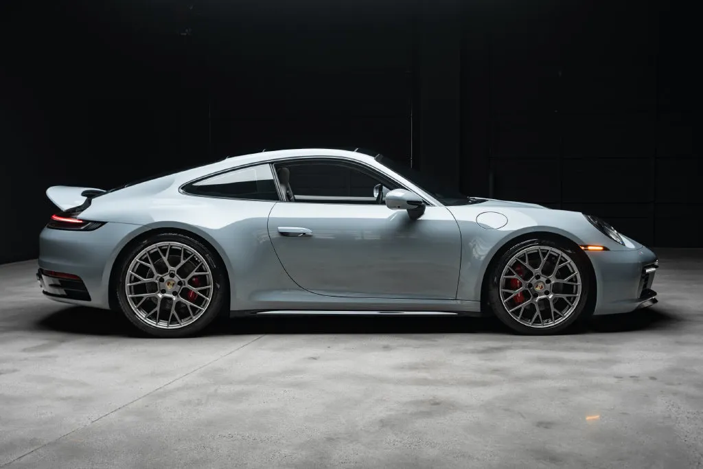 Porsche 911 photo 12