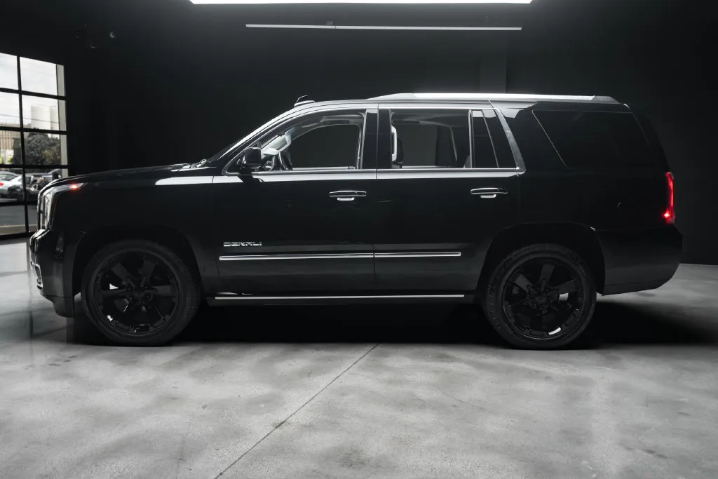 GMC Yukon photo 16
