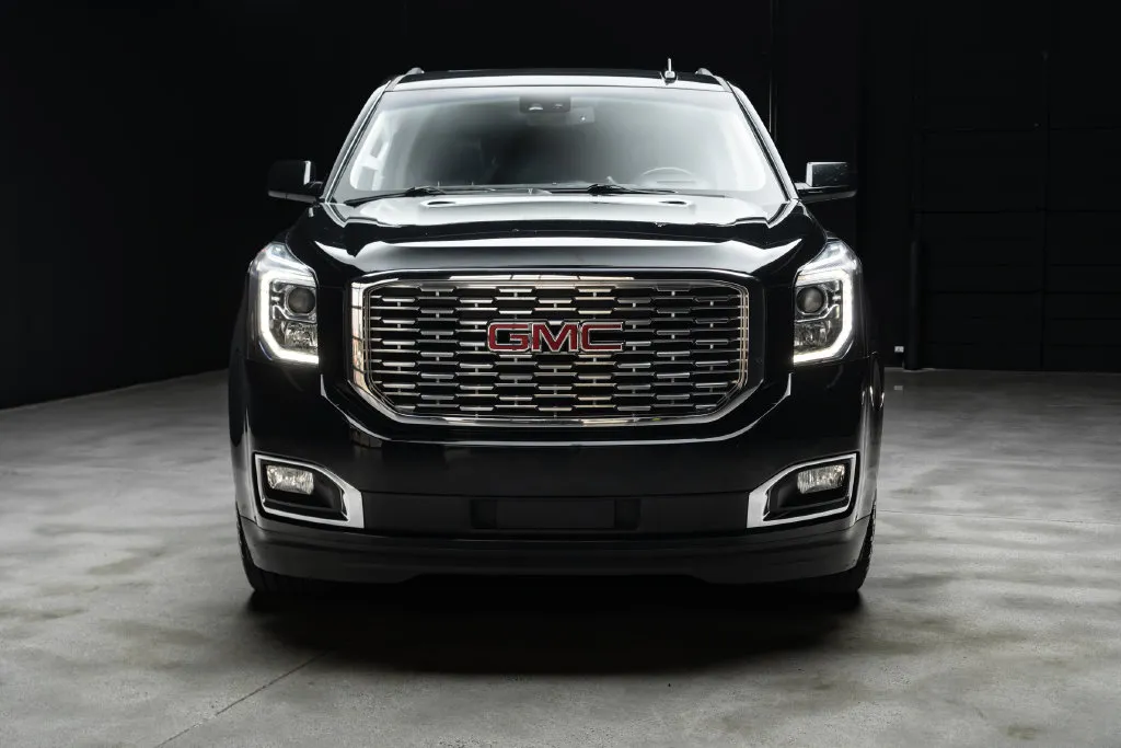 GMC Yukon photo 3