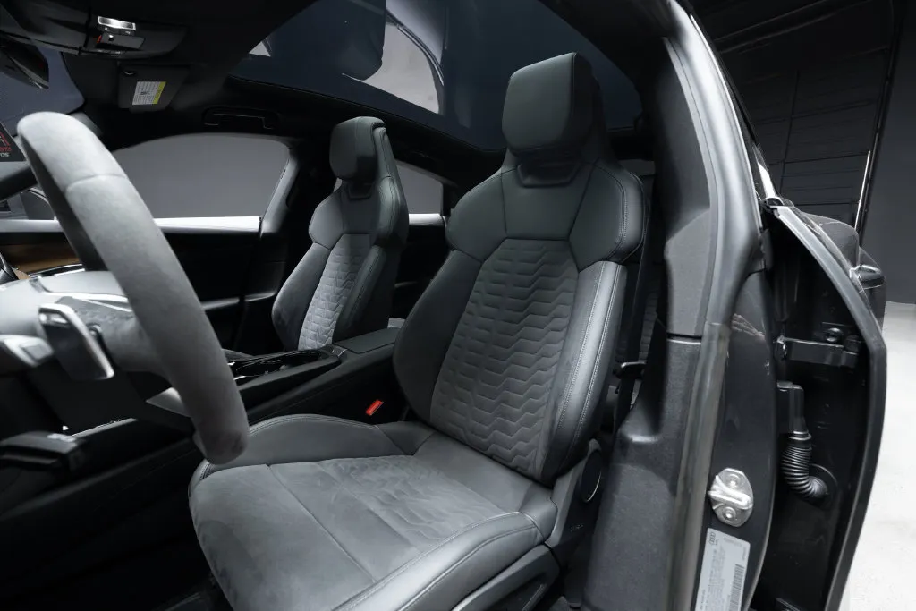 Audi e-tron GT photo 39