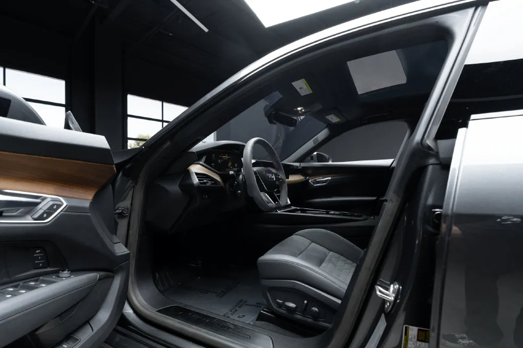 Audi e-tron GT photo 24