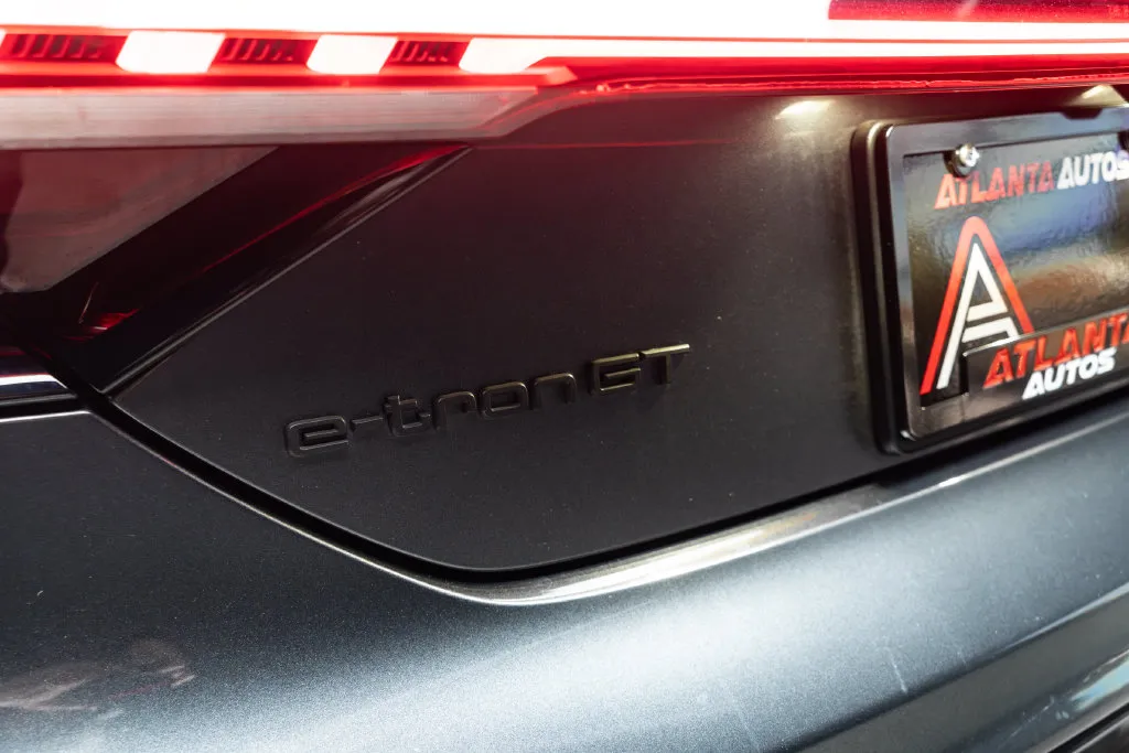 Audi e-tron GT photo 19