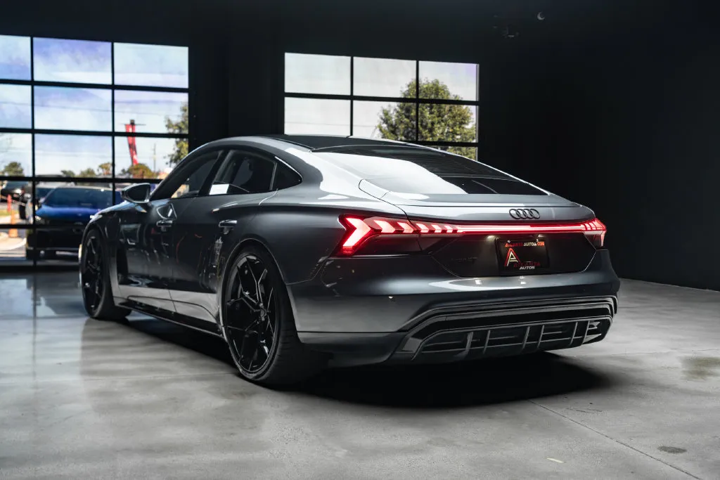 Audi e-tron GT photo 20